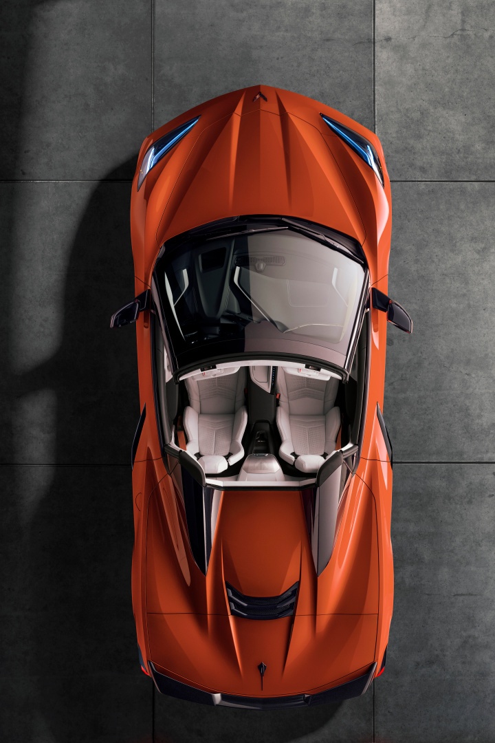 SMALL_2020-Chevrolet-Corvette-Stingray-Convertible-007